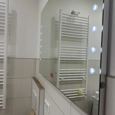 Διαμέρισμα Luxurioese Mit Eigenem Garten