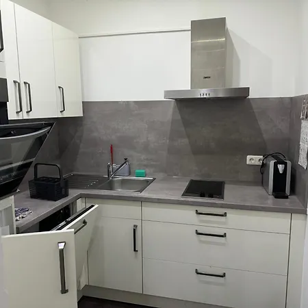 Luxurioese Mit Eigenem Garten