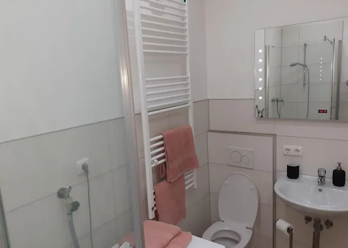 Διαμέρισμα Luxurioese Mit Eigenem Garten *