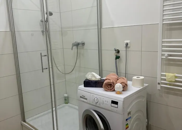 Luxurioese Mit Eigenem Garten Aψβούργη