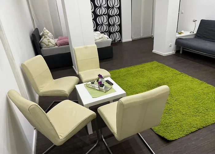 Διαμέρισμα Luxurioese Mit Eigenem Garten