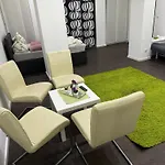 Apartment Luxuriöse Mit Eigenem Garten
