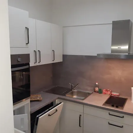 Apartment Luxurioese Mit Eigenem Garten *