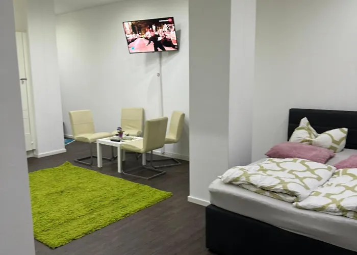 Luxurioese Mit Eigenem Garten