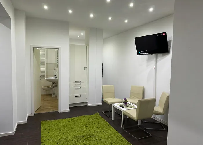 Luxurioese Mit Eigenem Garten